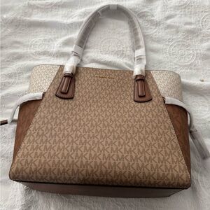 SOLD_Michael Kors Signature Brown and Cream Tote